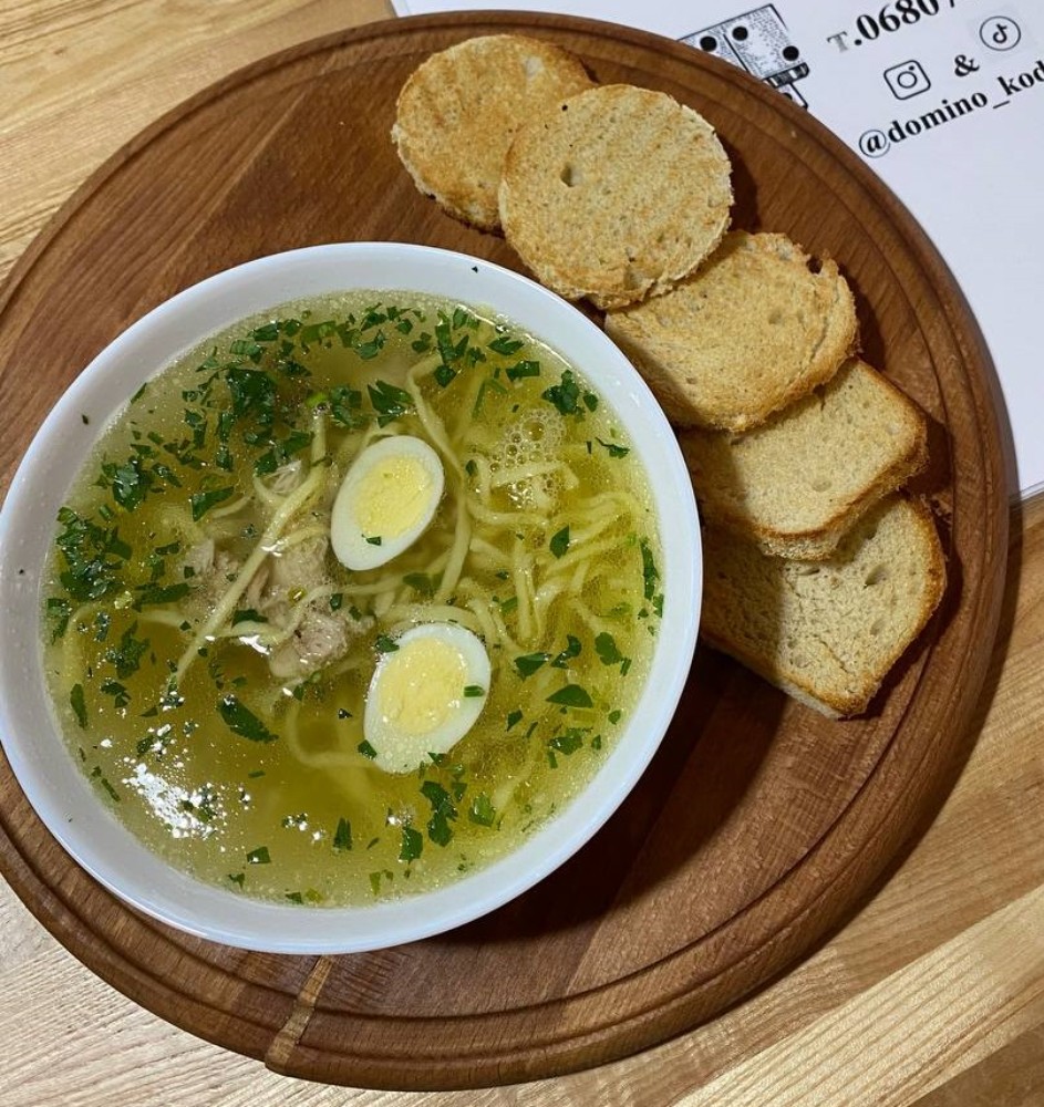 Бульйон курячий 450г (локшина, курка, перепелине яйце, зелень)