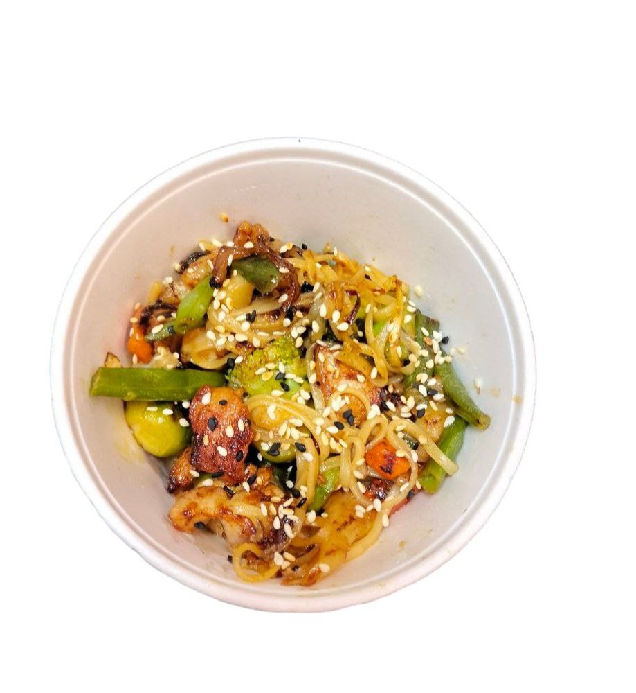 WOK з куркою та овочами, 300г (лапша удон, філе куряче, овочі, соус, кунжут)
