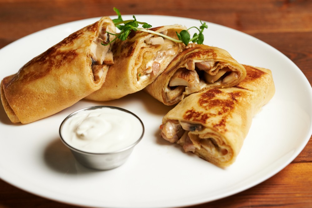 Млинці з куркою та грибами