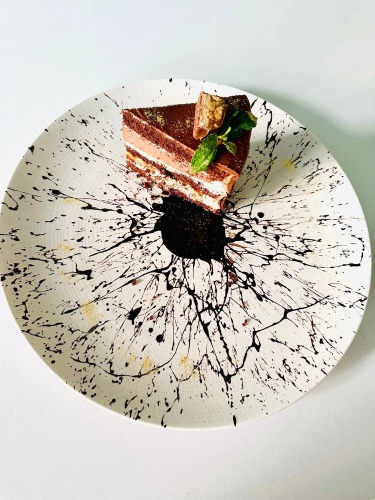 SNICKERS CAKE