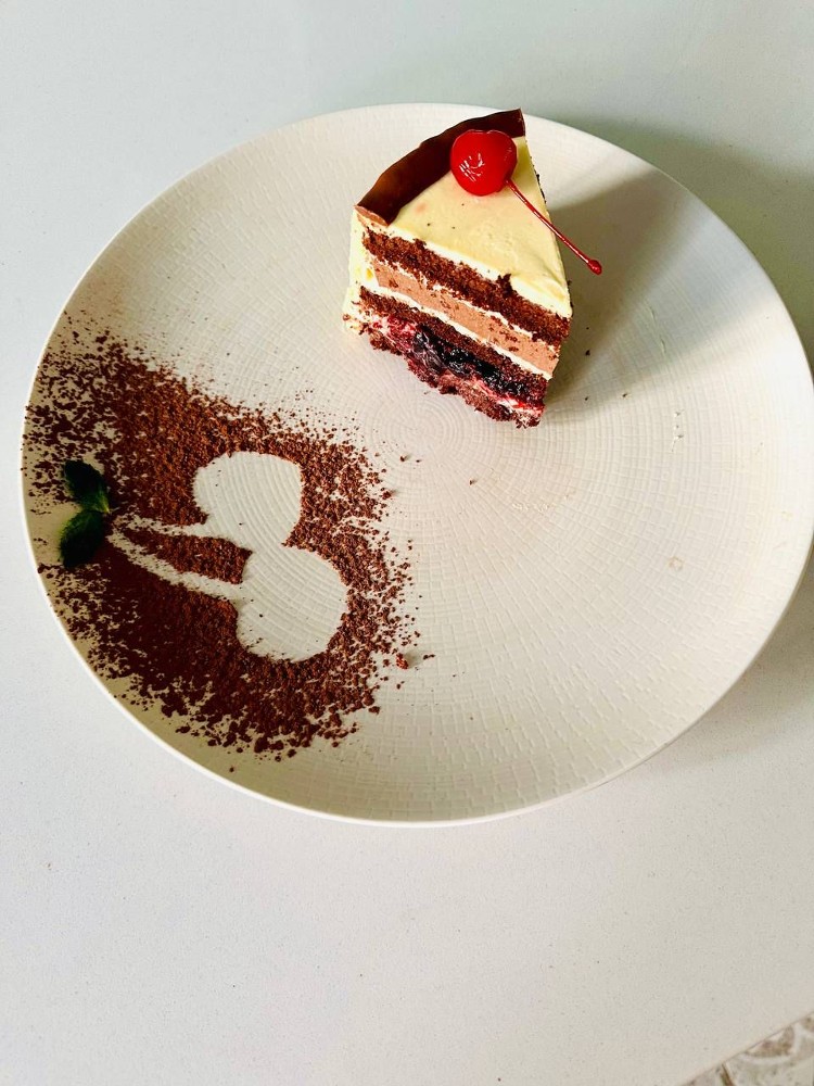 CHERRY CAKE