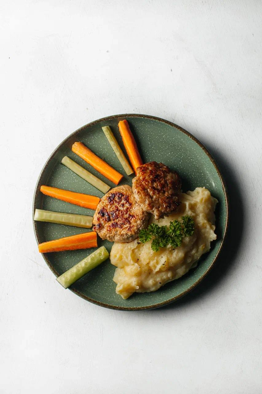 Chicken bowls with mashed potato