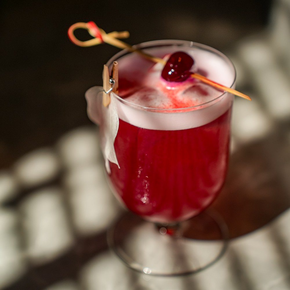 Коктейль Pink Gin Tonic