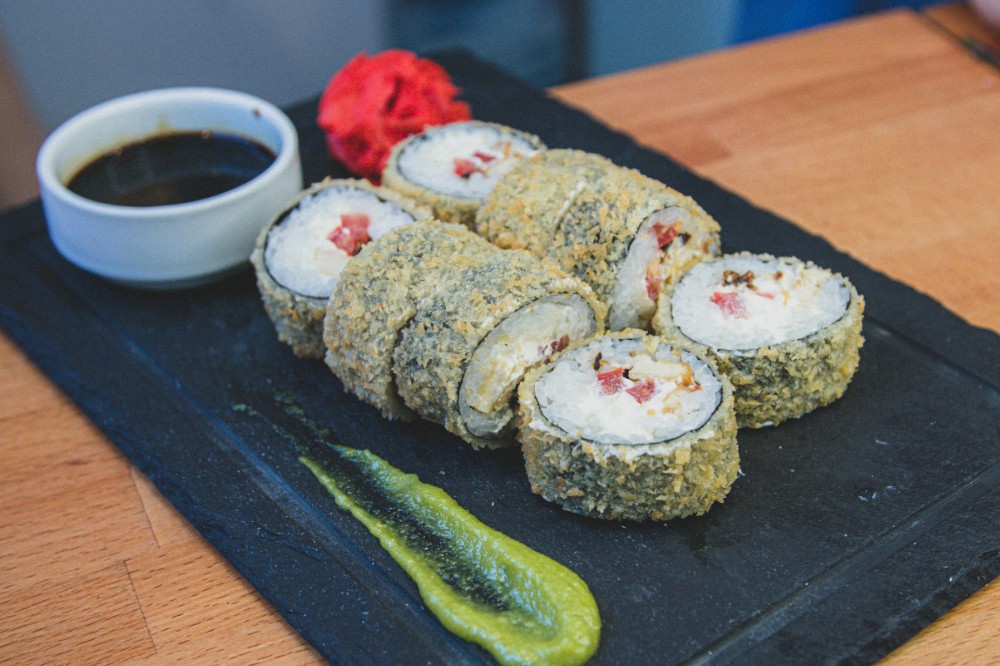 Fried roll with chicken