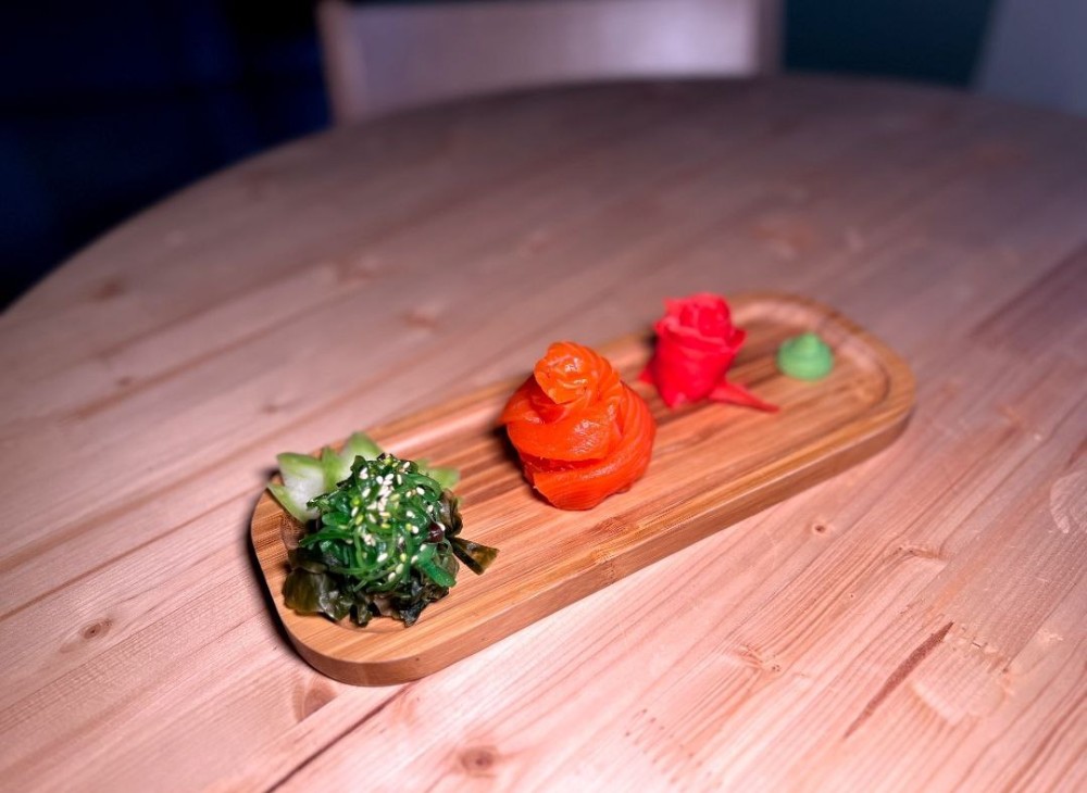 Sashimi salmon