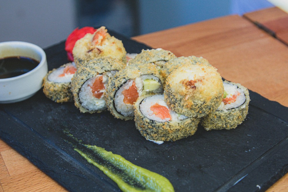 Fried salmon unagi roll