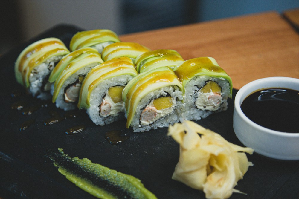 Ebi mango roll