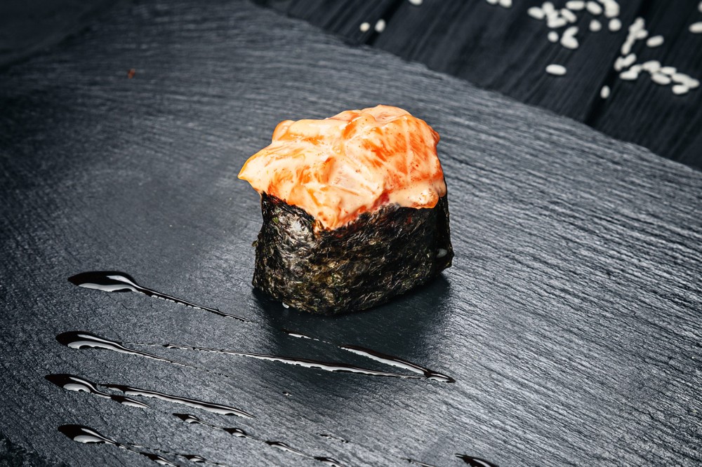 гункан лосось (40г)