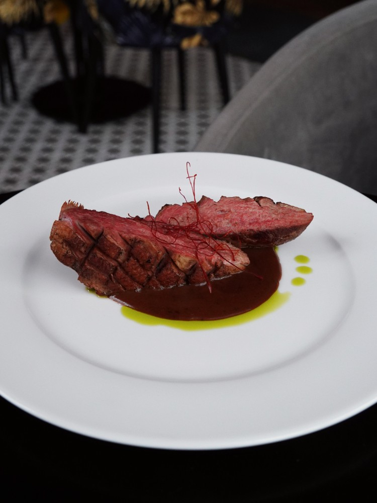 Качине Філе з трюфельним деміглясом (за 100гр.)