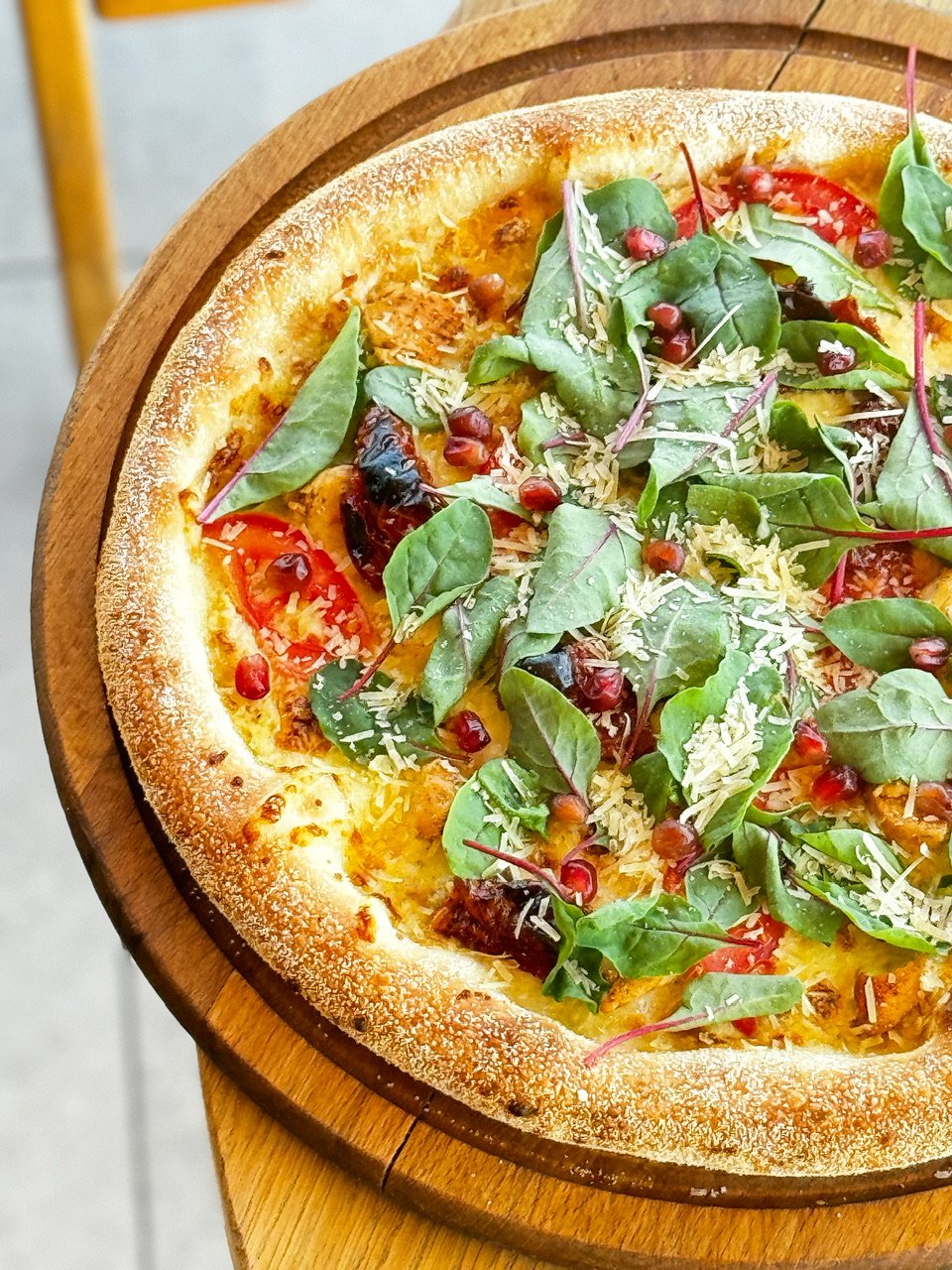 Pizza "Kamikadze Chicken" з гранатом та куркою