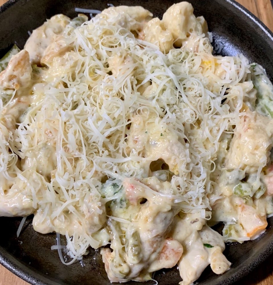 Пательня курка з овочами
