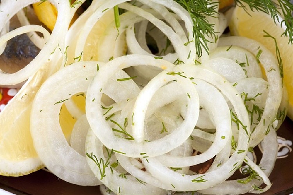 Цибуля маринована