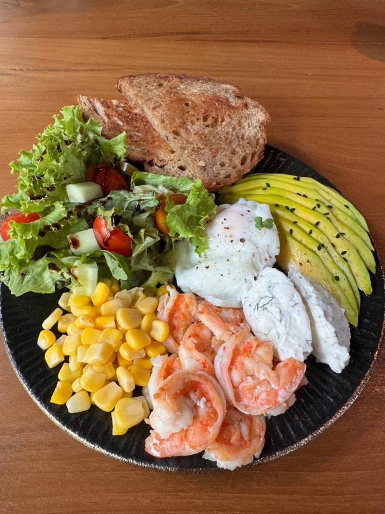 Shrimp breakfast