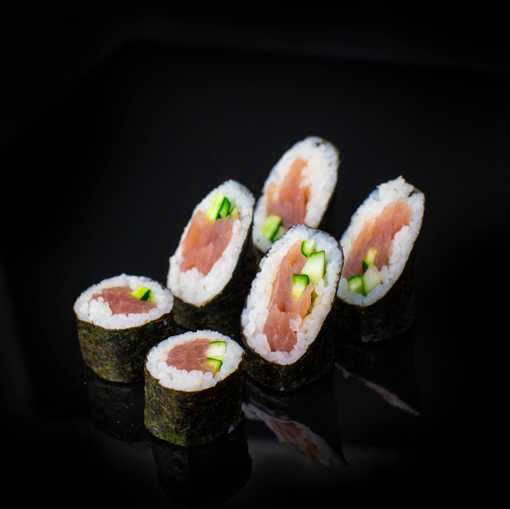Маки з тунцем (110 г / 6 шматочків)