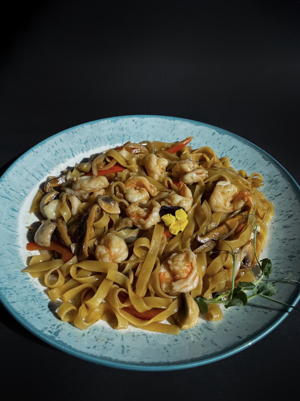 Яєчна локшина з креветками ( 350 г)