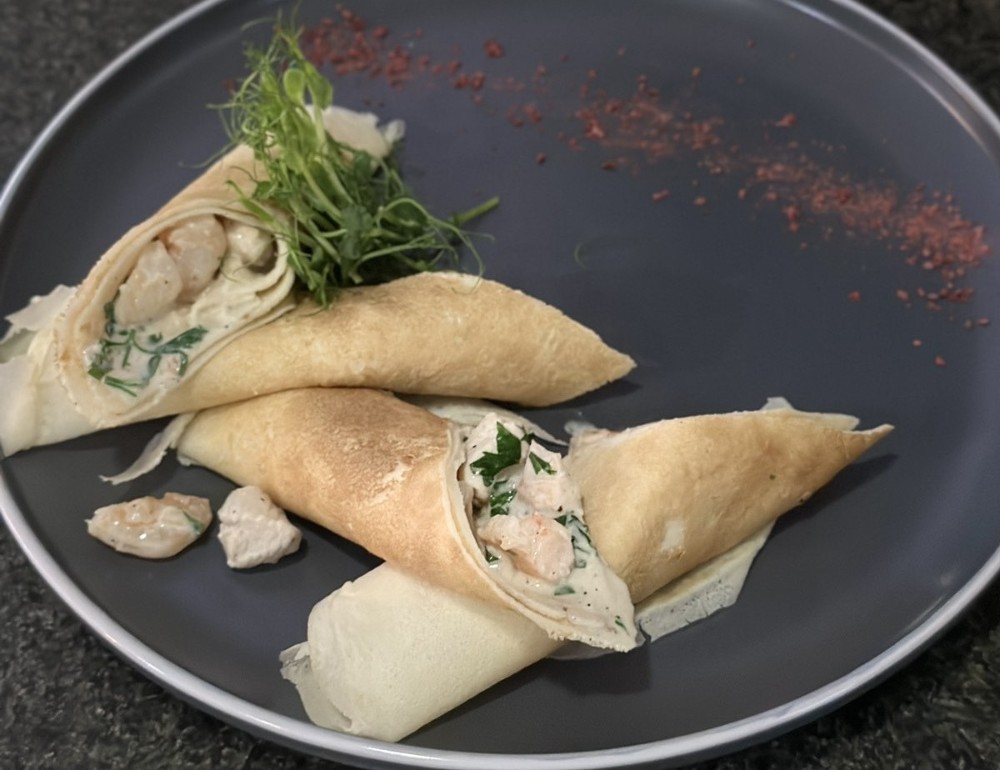 Млинці фірмові з куркою та креветкою