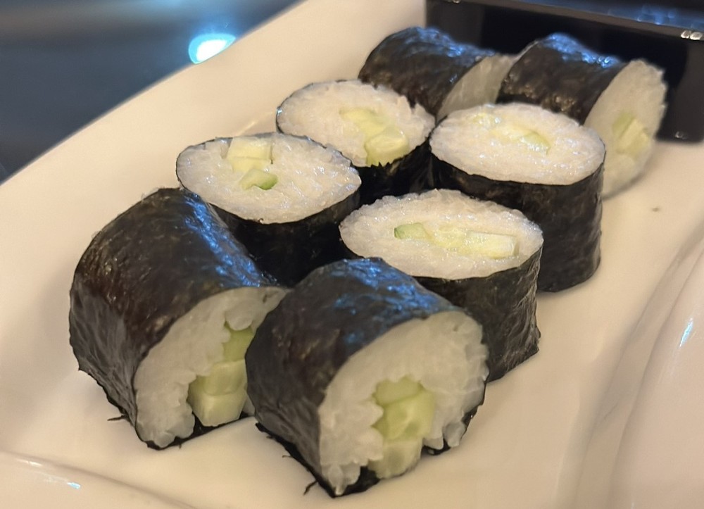 макі з огірком