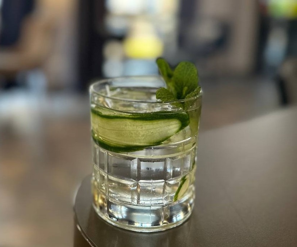 Gin Tonic з ягідним джином