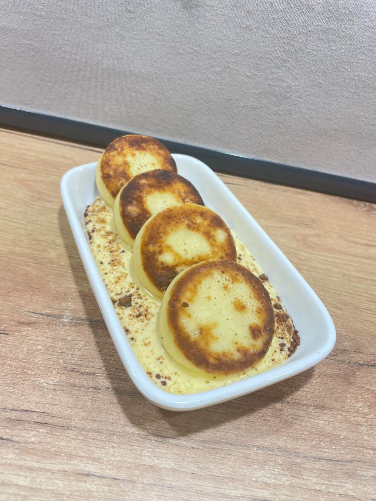Сирники з ванільним соусом