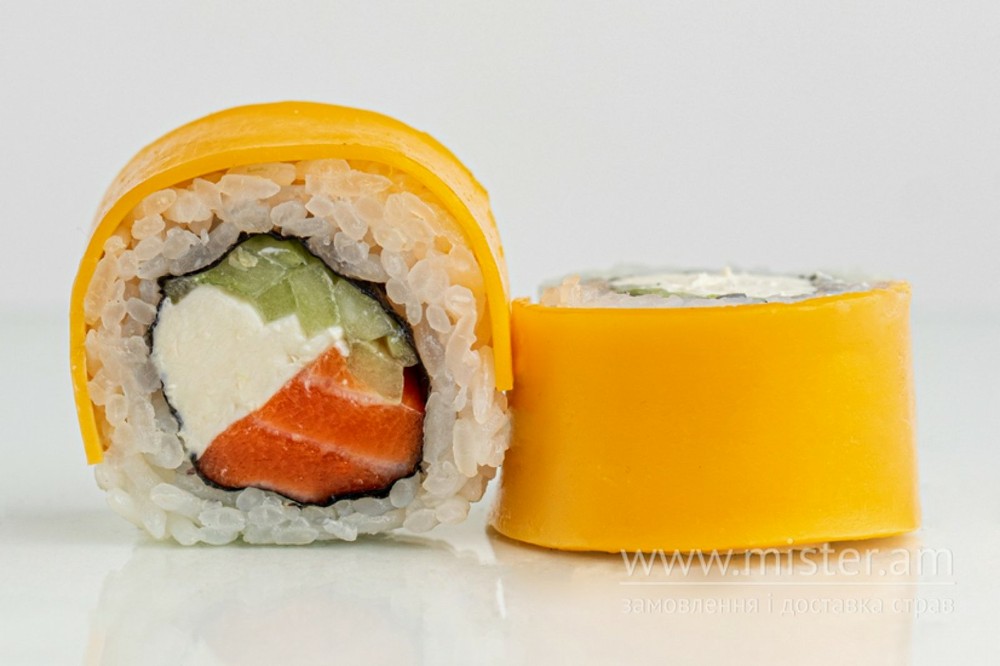 Cheese roll з лососем