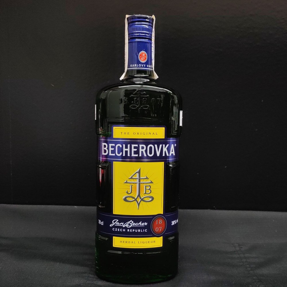 Лікер Becherovka 0.7л.