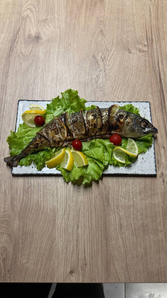 Скумбрія запечена з лимоном