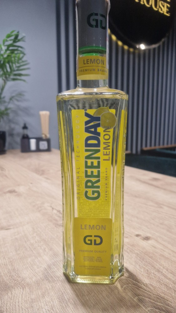 Горілка Green day Лимон 40% на розлив 0.05л.