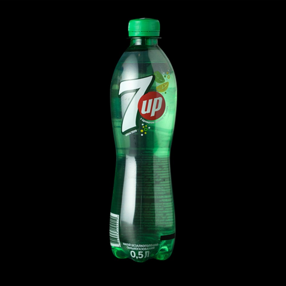 Напій 7UP  0,5л 