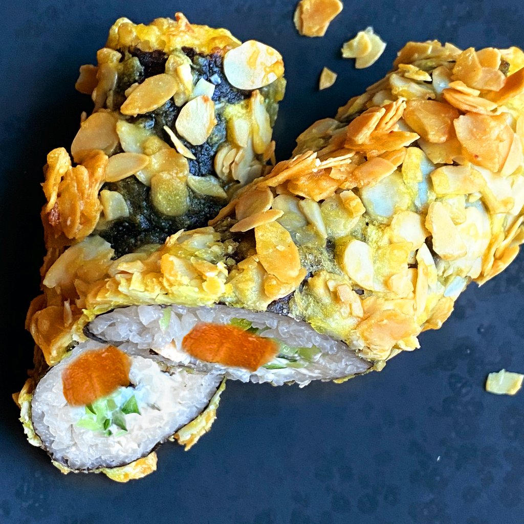 Hand roll мигдалевий  з лососем теріякі 350 г.
