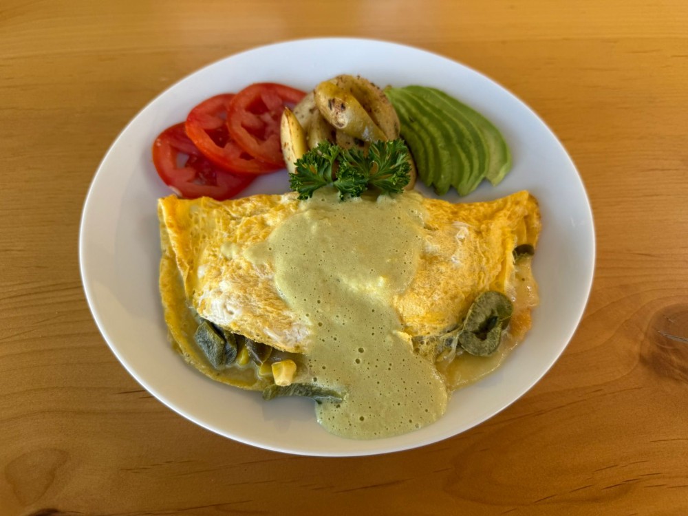 Omelette de Rajas con queso y elote
