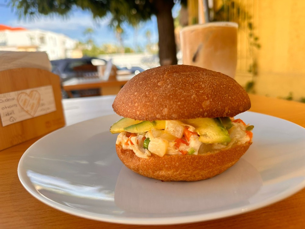 Hojaldra ensalada rusa de pollo