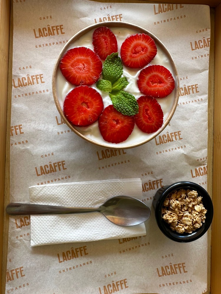 Yogurt con frutas