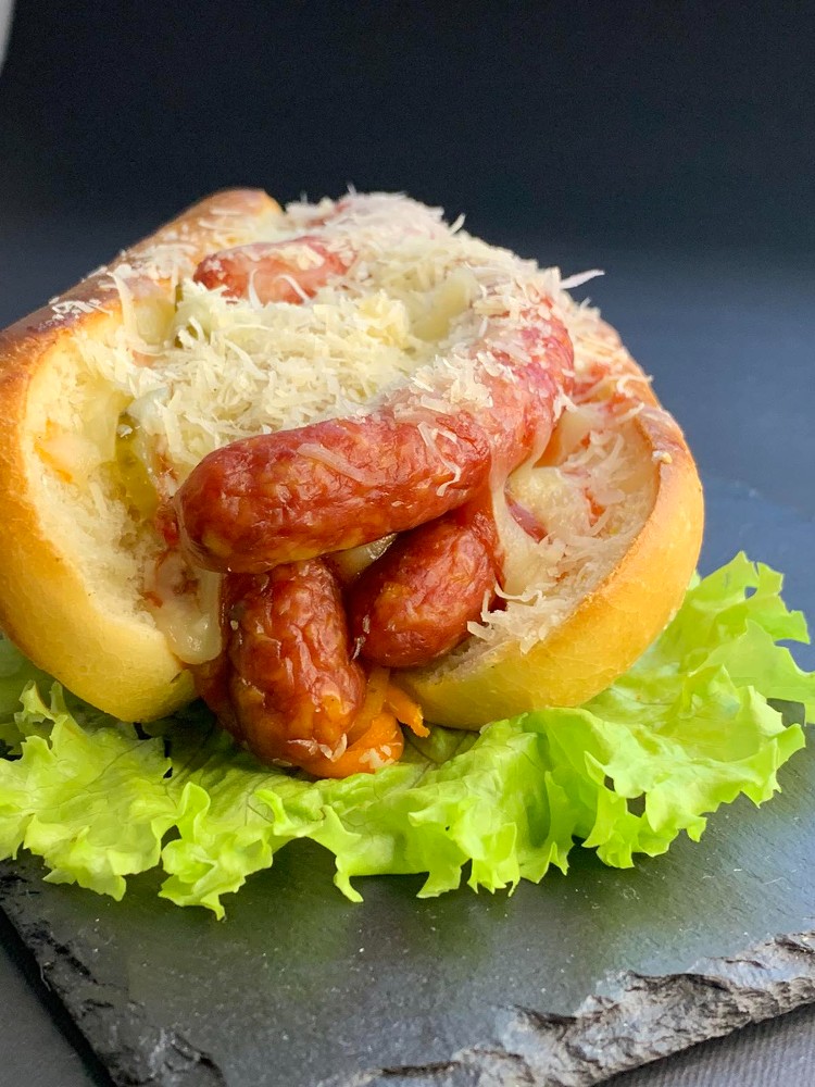 Хот-дог з боварськими ковбасами фірмений