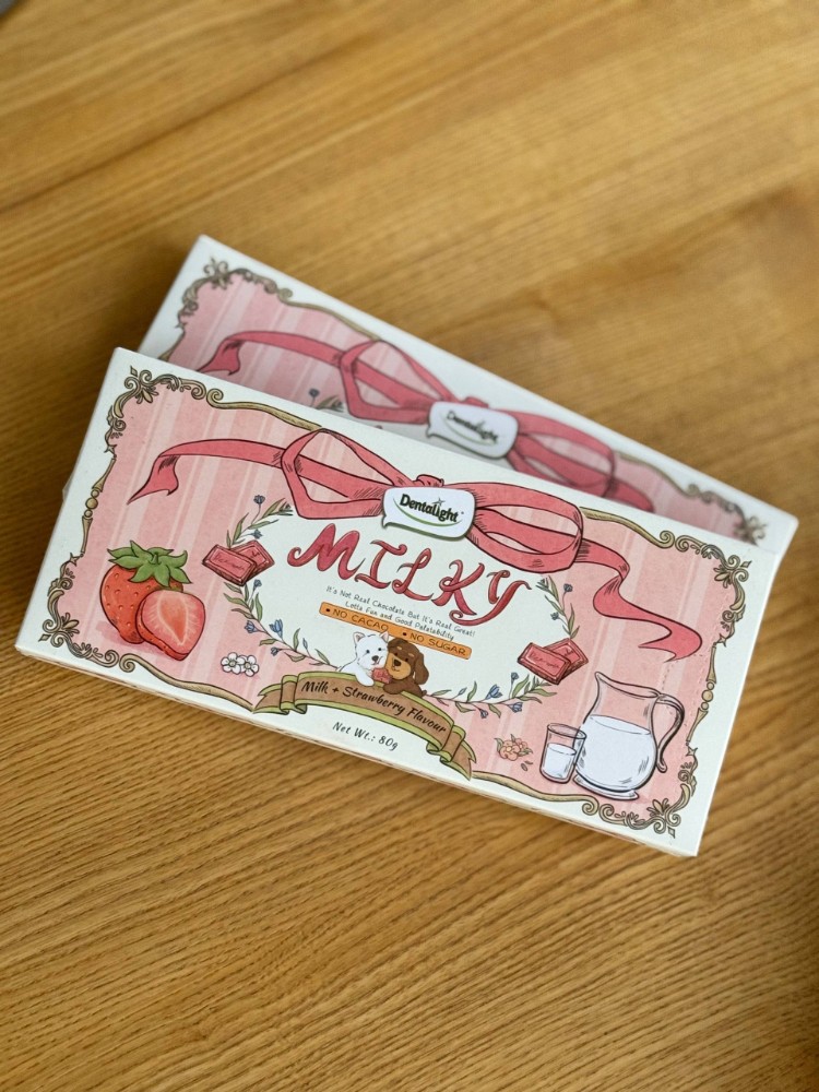 Dentalight Milky «Milk + Strawberry» — Безпечний полунично-молочний «шоколад» для вашого собаки!