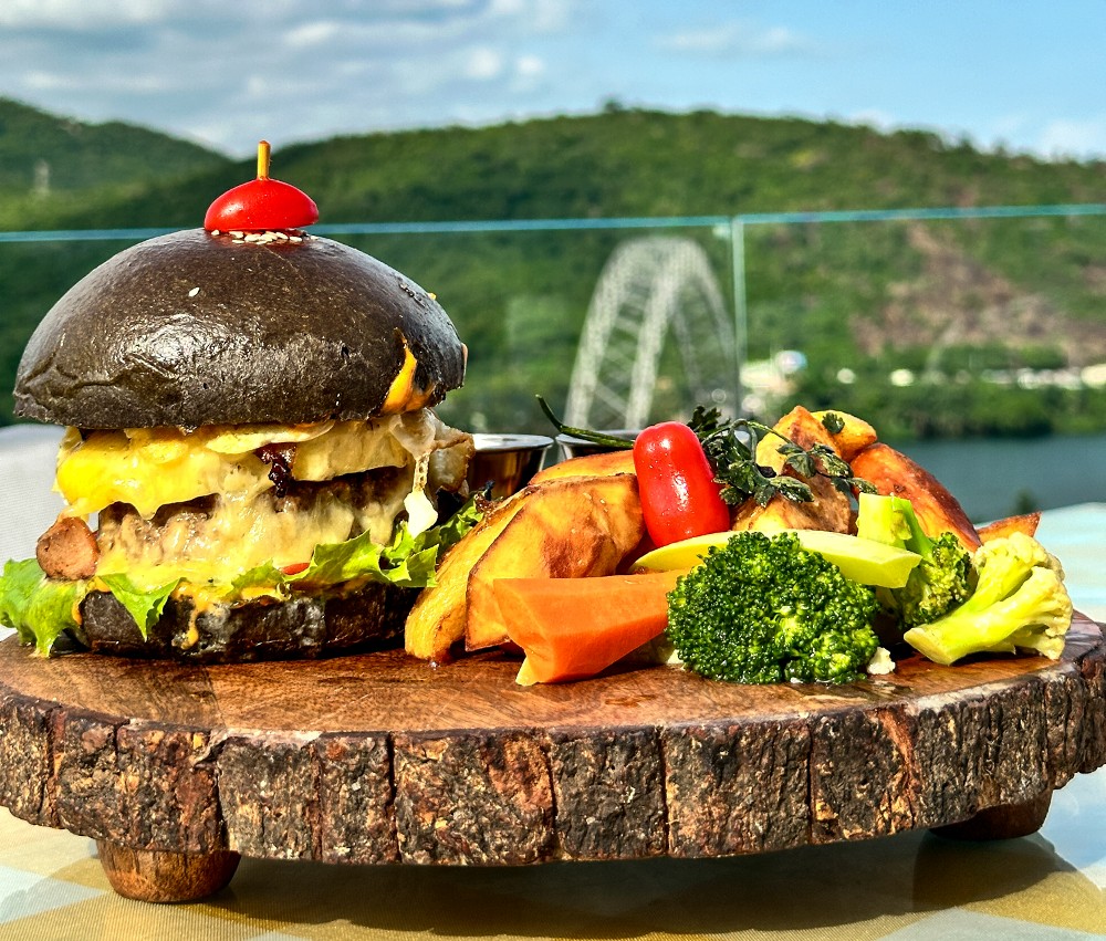 LS Signature Burger