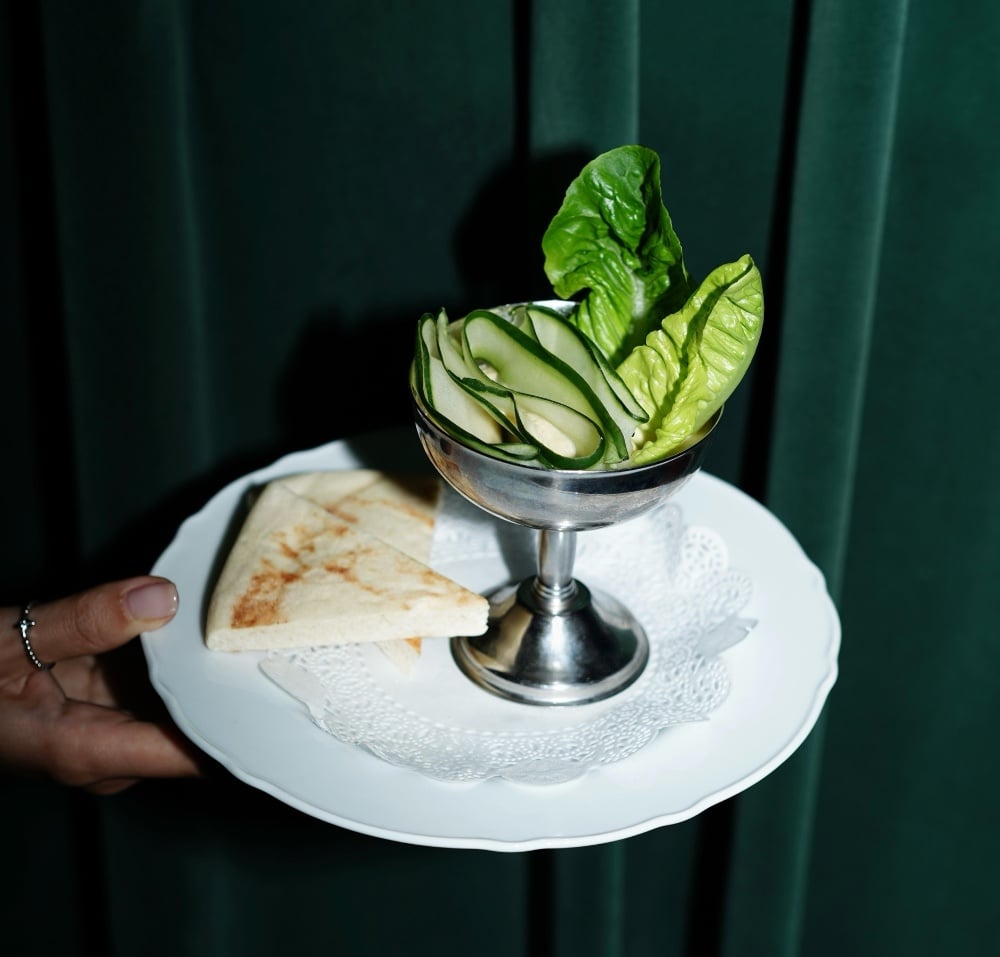 Humus with vegetables d