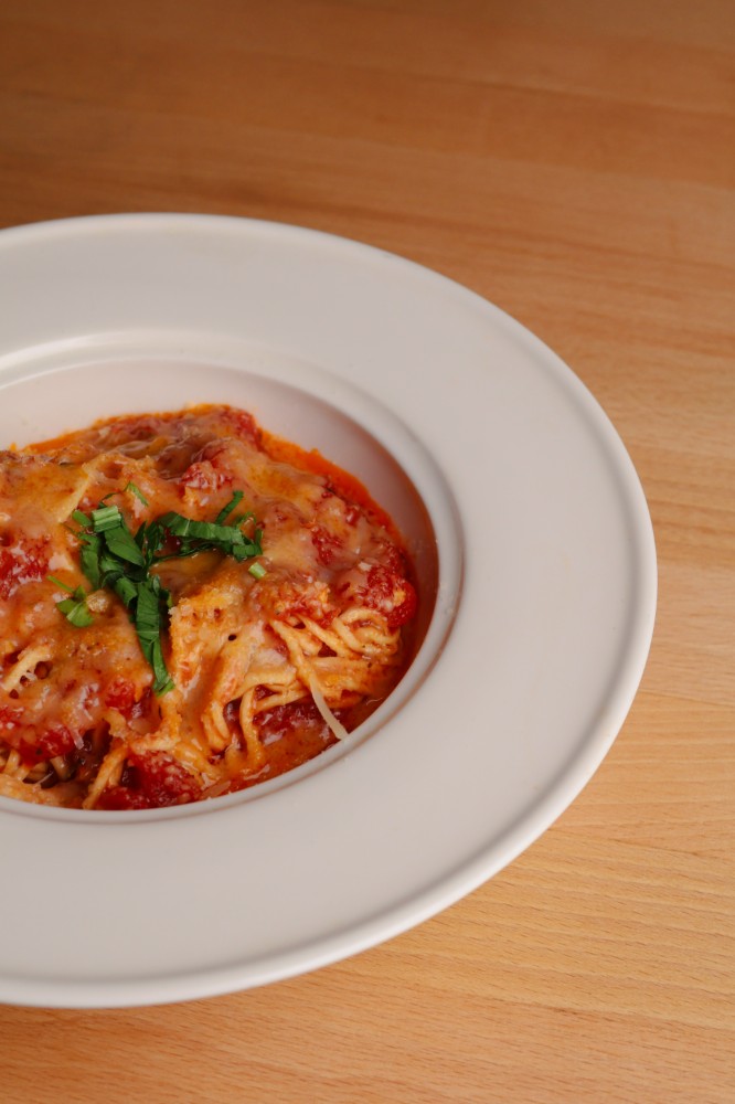 Pasta Rosa al Pomodoro (Паста з бланшированими томатами, вершками та пармезаном) )