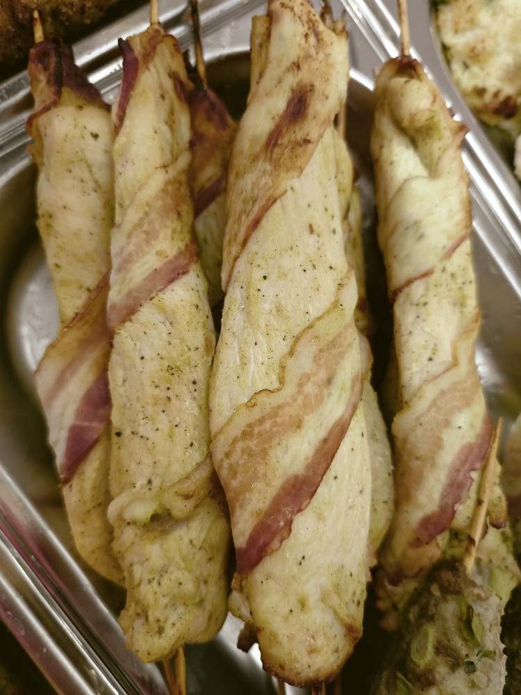 Курячий шашличок в беконі