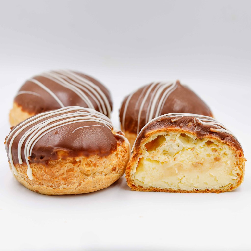 CAKE BALL З МОЛОЧНИМ ШОКОЛАДОМ ТА ВЕРШКОВИМ КРЕМОМ