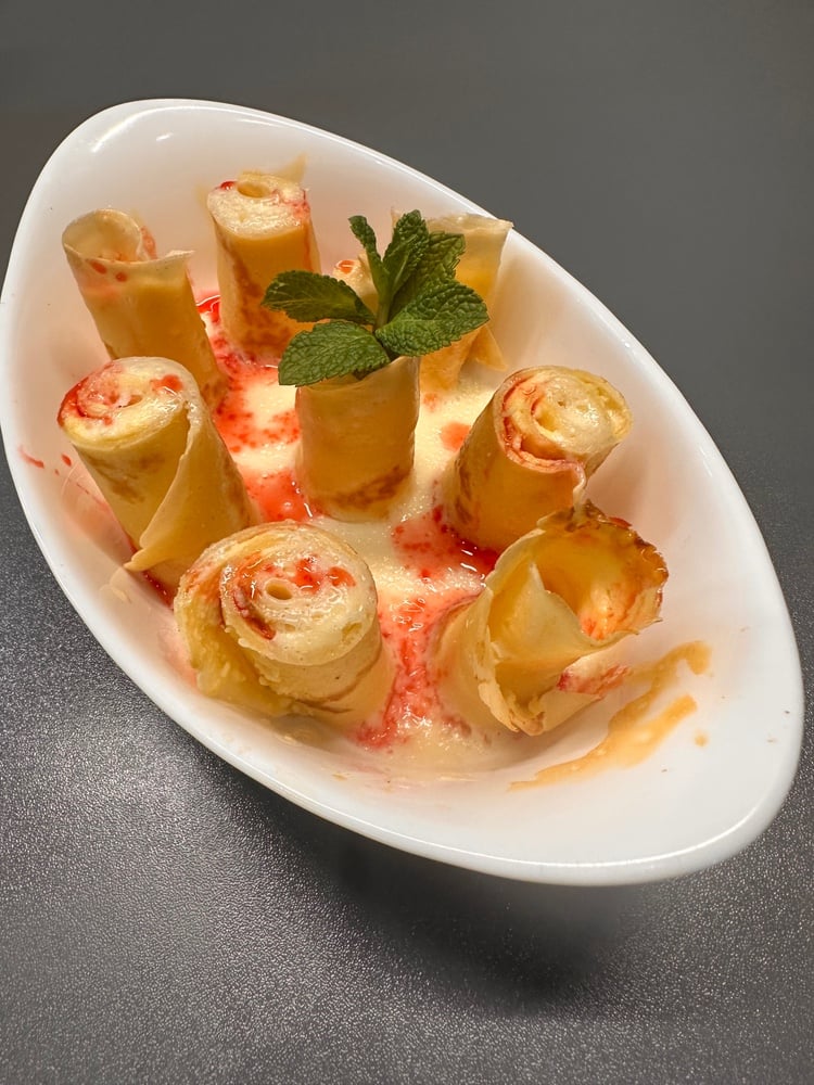 МЛИНЦІ З СИРОМ У ВЕРШКОВОМУ СОУСІ / PANCAKES WITH COTTAGE CHEESE IN CREAM SAUCE