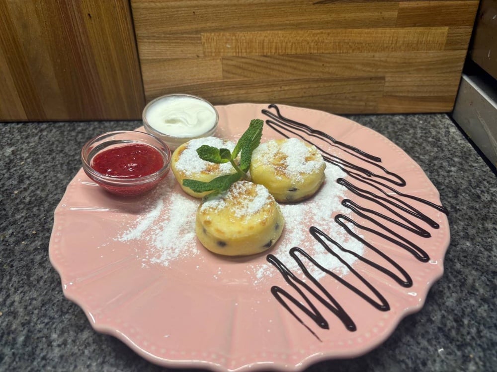 СОЛОДКІ СИРНИКИ /SWEET CHEESECAKES FROM COTTAGE CHEESE