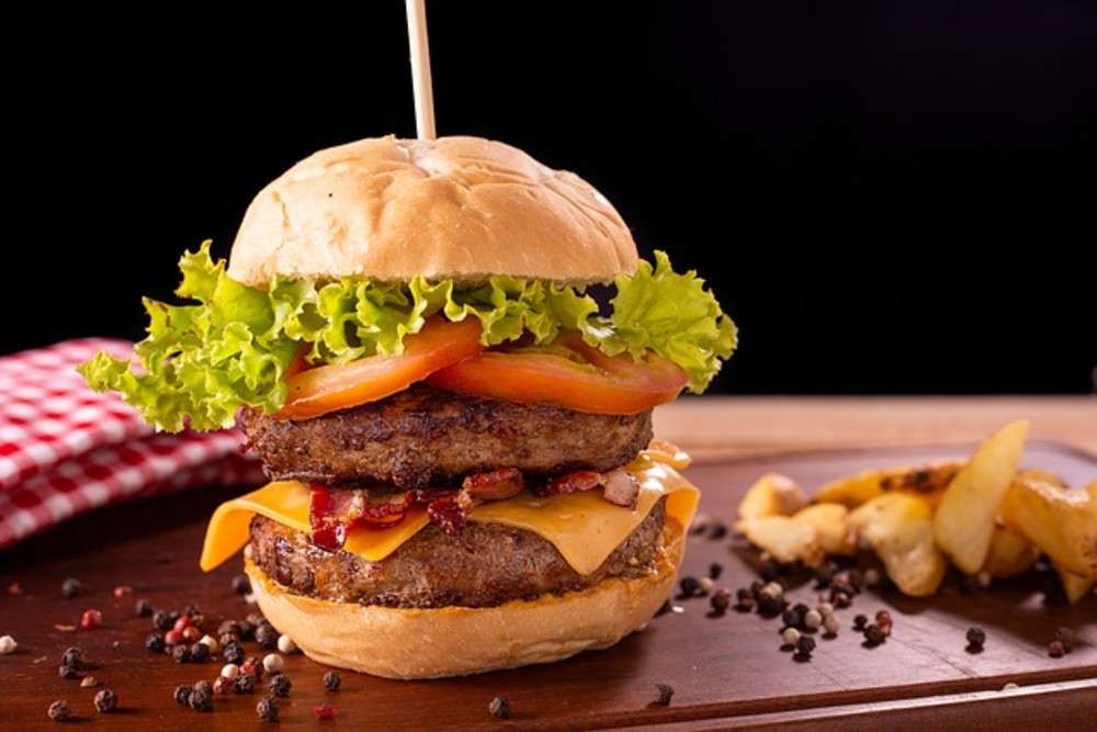 hamburguesa con papas o ensalada