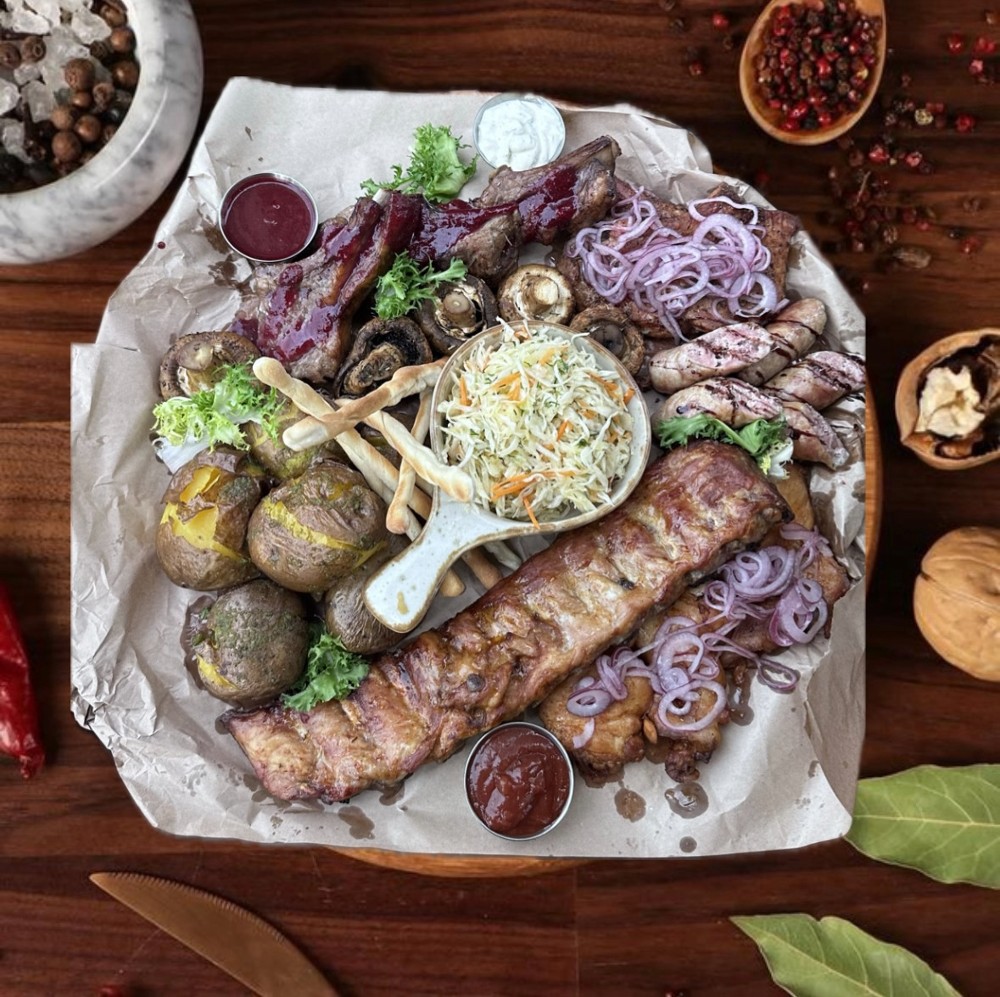 Дошка м'ясна з телятиною "the BUFFET"
