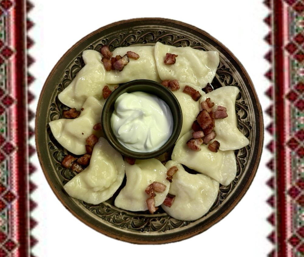 Вареники з копченими шкварками
