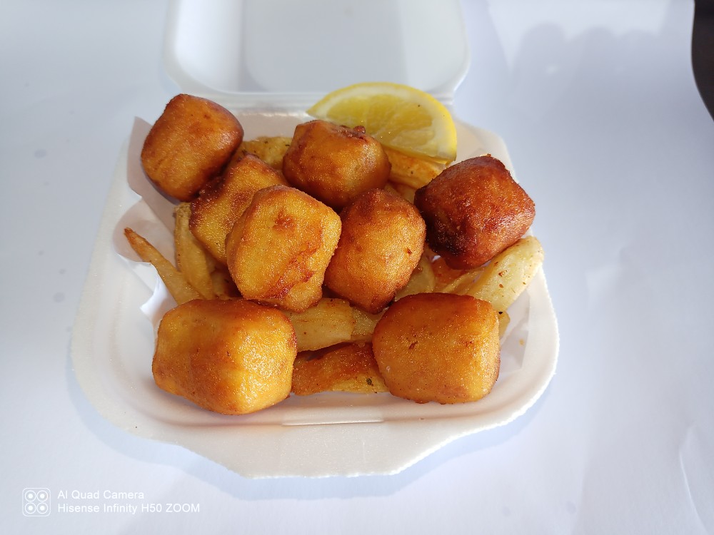 6 x Fish Nuggets & Chips (200g)
