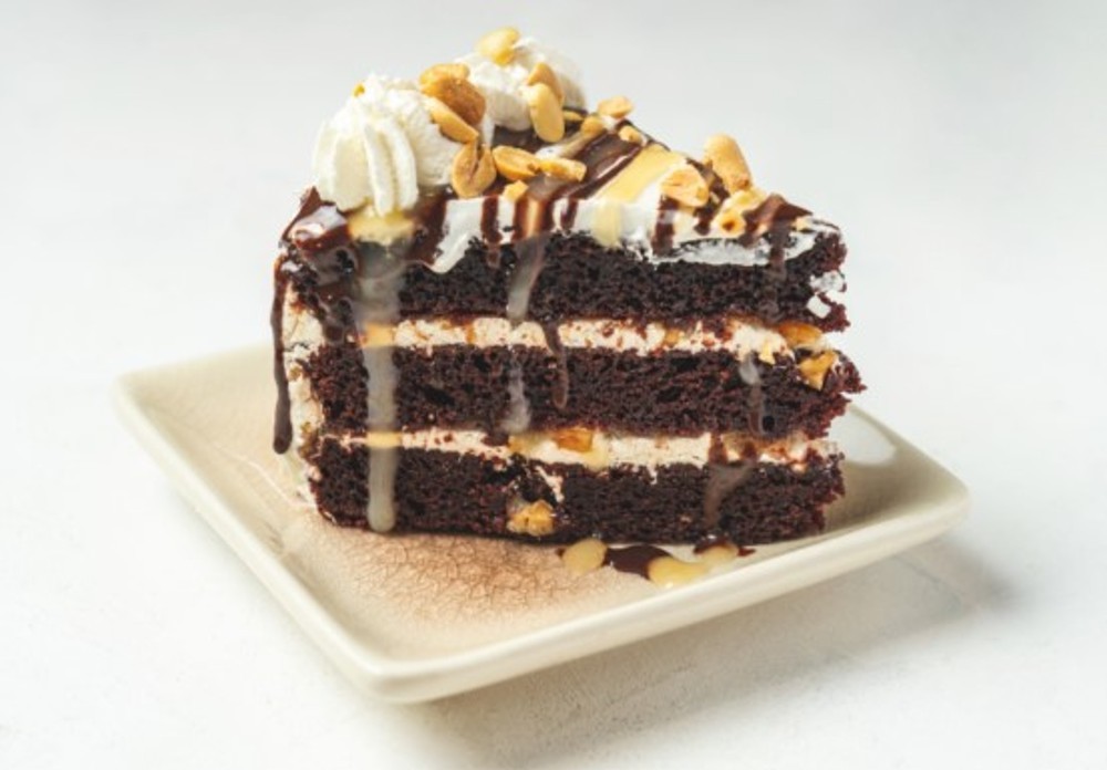 Snickers Cake - Happy Birthday