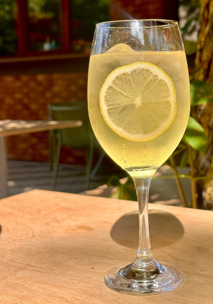 Limoncello Spritz