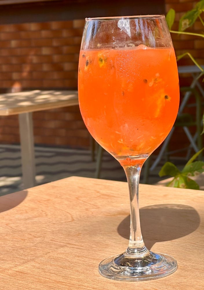 Passion fruit spritz