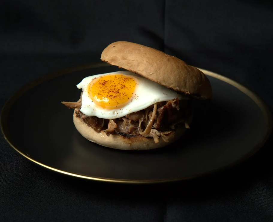 Pulled Pork & Egg Bagel