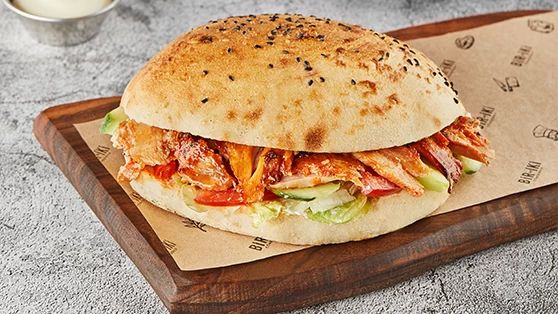 Донер кебаб у булці з куркою (400г)